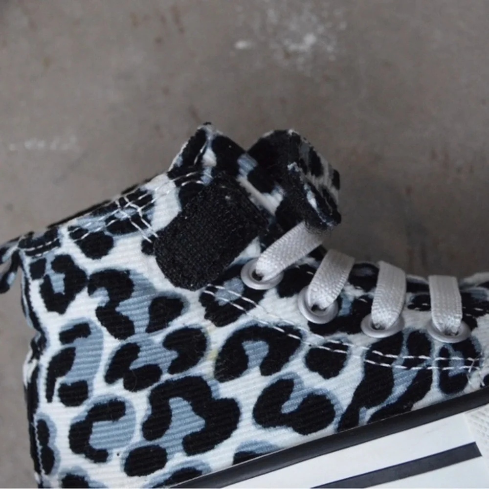 Old Navy Retro Cheetah Print Corduroy High Top Sneakers, Size 5‎
